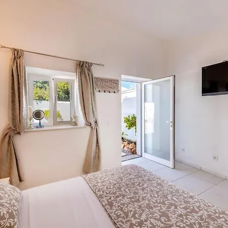 Emella Ll Luxury * Albufeira